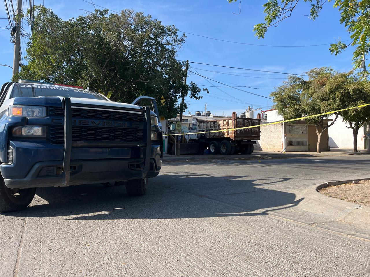 $!Con arma blanca, José Luis pierde la vida en un domicilio del sector Barrancos, en Culiacán