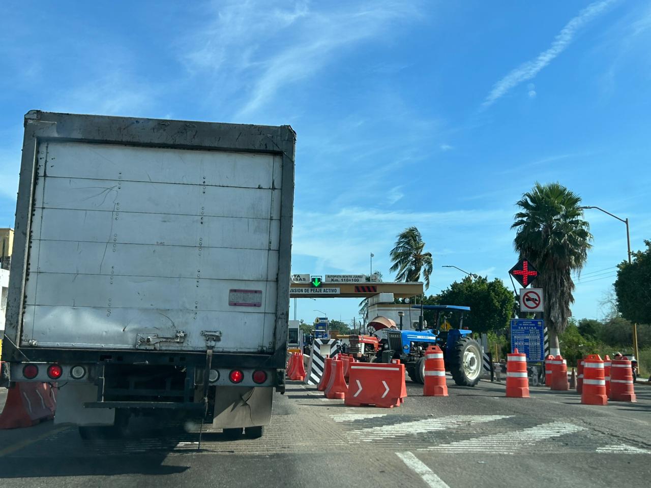 $!Transportistas se suman a manifestación de productores agrícolas en Sinaloa