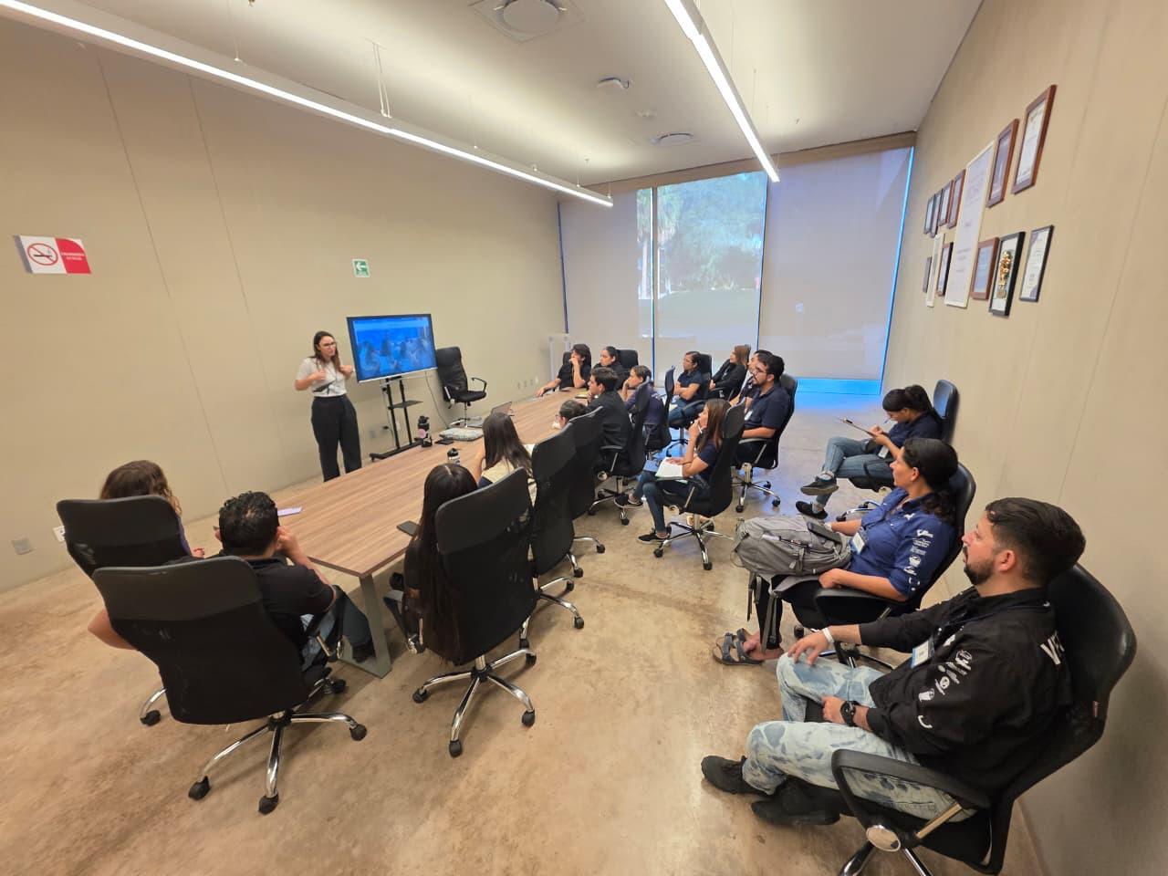 $!Gran Acuario Mazatlán fortalece el bienestar animal mediante capacitación especializada en lobos marinos