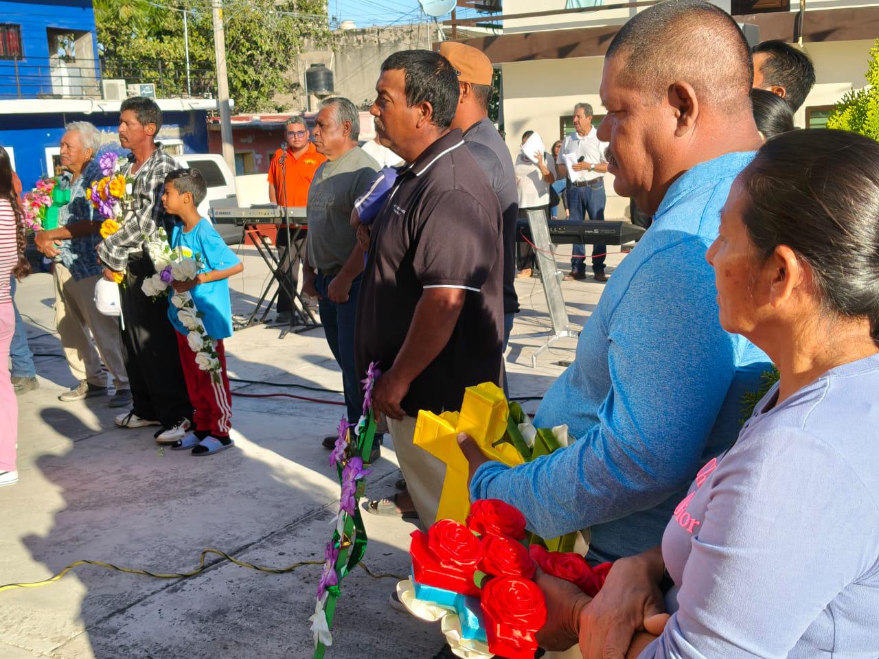 $!Albañiles de Rosario honran a la Santa Cruz y piden protección en su labor