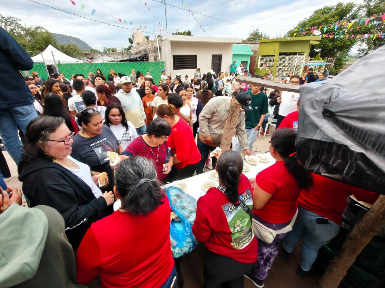 $!Los Guerra ofrecen el primer comelitón siguiendo el espíritu acogedor de su abuelita Margarita en Chametla