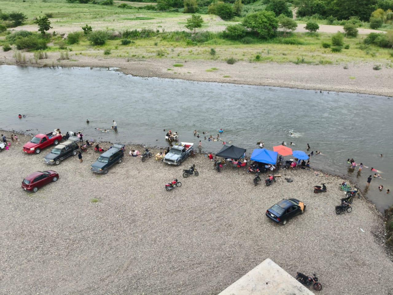 $!Repunte de bañistas en río Baluarte, en Rosario, se dio sin incidentes: Protección Civil