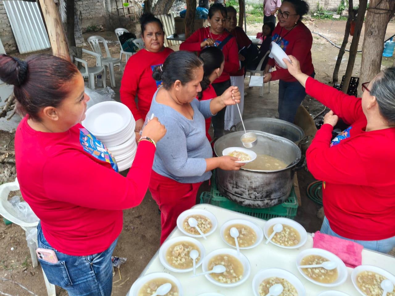 $!Los Guerra ofrecen el primer comelitón siguiendo el espíritu acogedor de su abuelita Margarita en Chametla