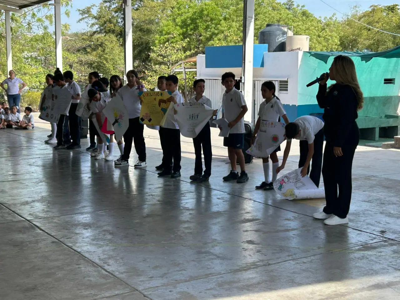 $!Héroes en Acción: Alumnos de la Primaria 5 de Febrero en Culiacán promueven la inclusión y el respeto