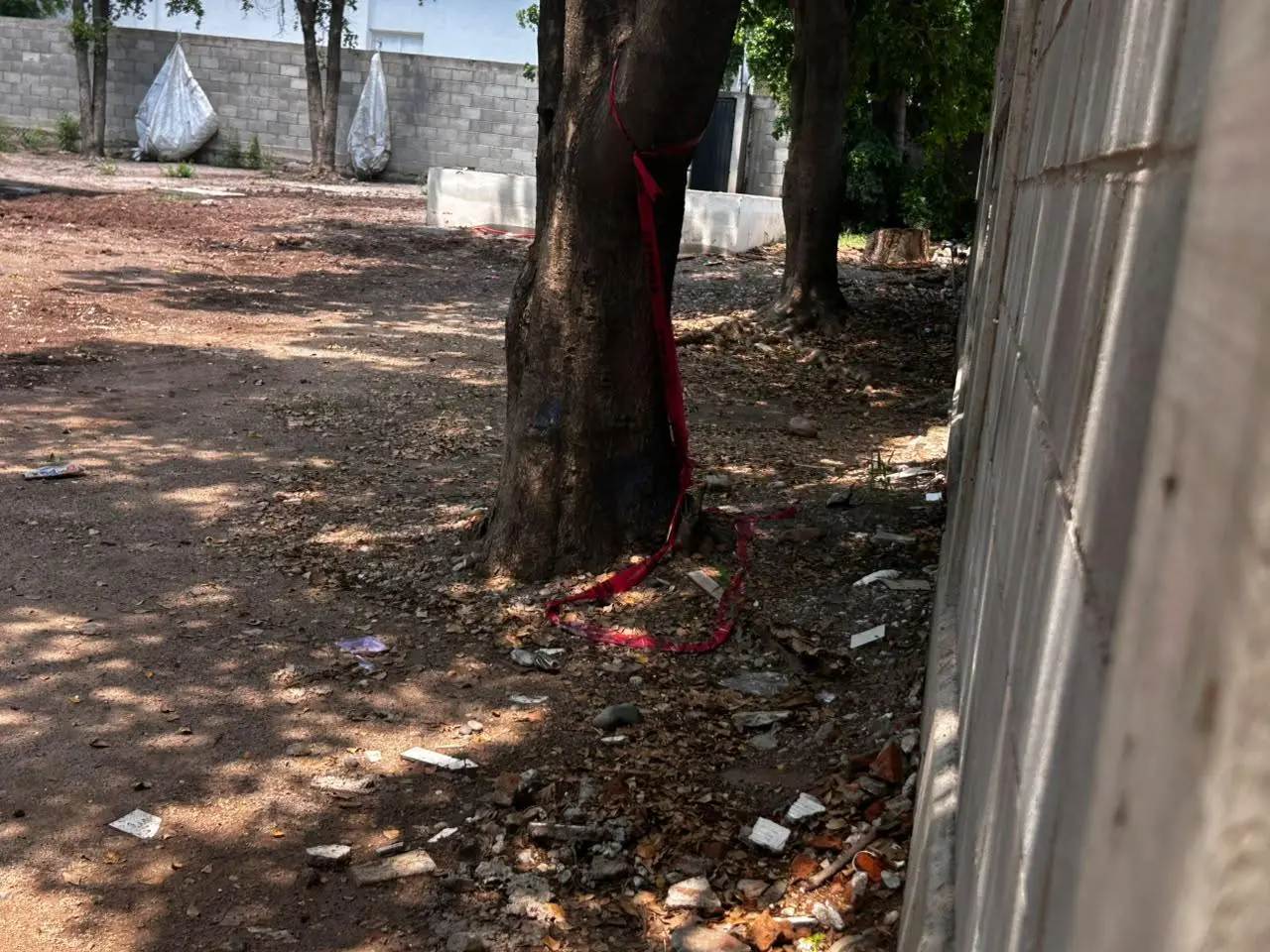 $!Exigen madres de familia reparar instalaciones eléctricas tras muerte de mujer en escuela de Culiacán