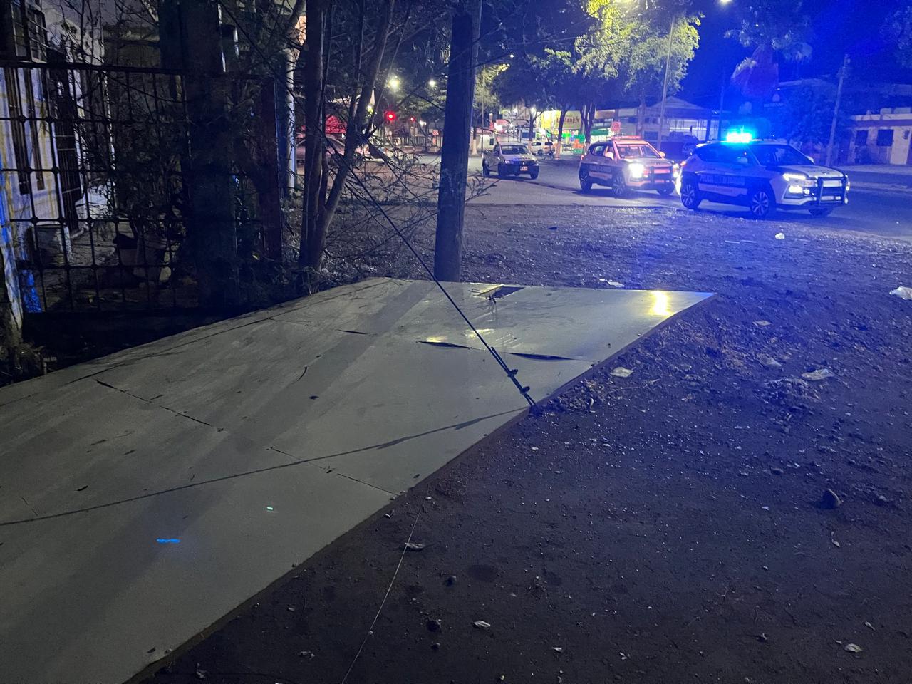 $!Mujer sufre problemas de salud al volante y choca contra vivienda en Culiacán