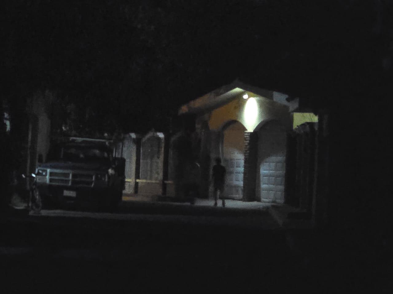 $!Ante robos en Rosario, vecinos llaman a atender luminaria en callejón