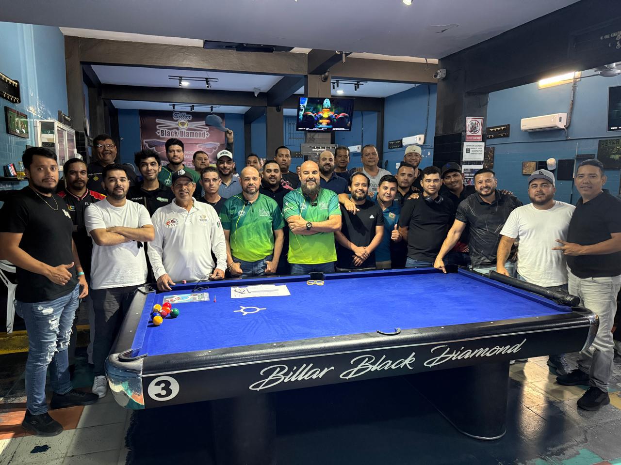 $!Exponentes sinaloenses se instalan en recta final de Estatal Bola 9