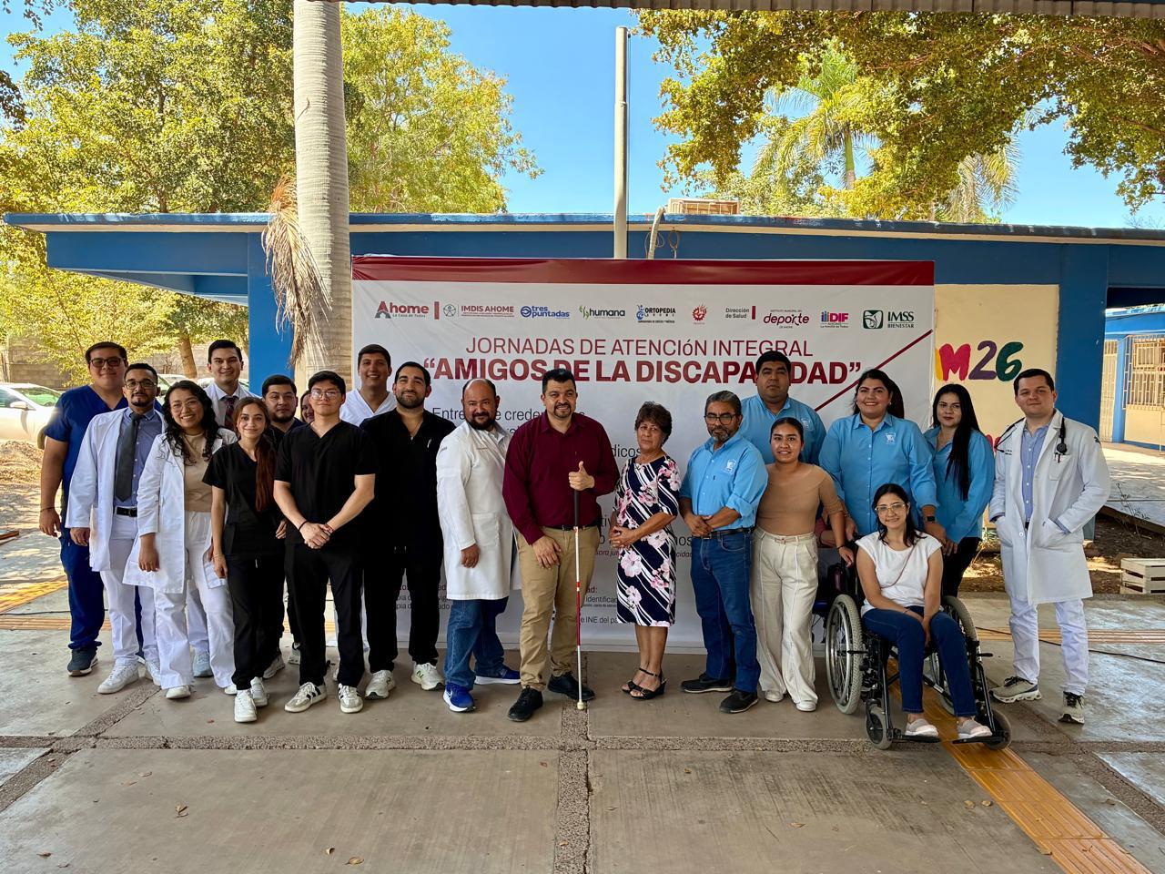 $!Llevan jornada de atención integral a personas con discapacidad en Los Mochis