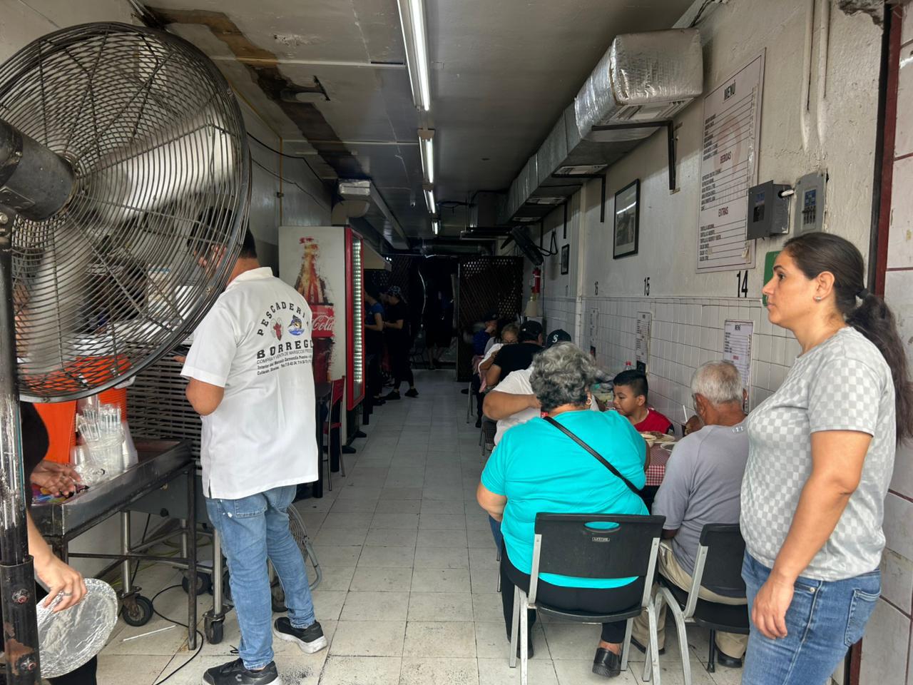 $!Celebran en Culiacán el Día del Padre en restaurantes y reuniones familiares
