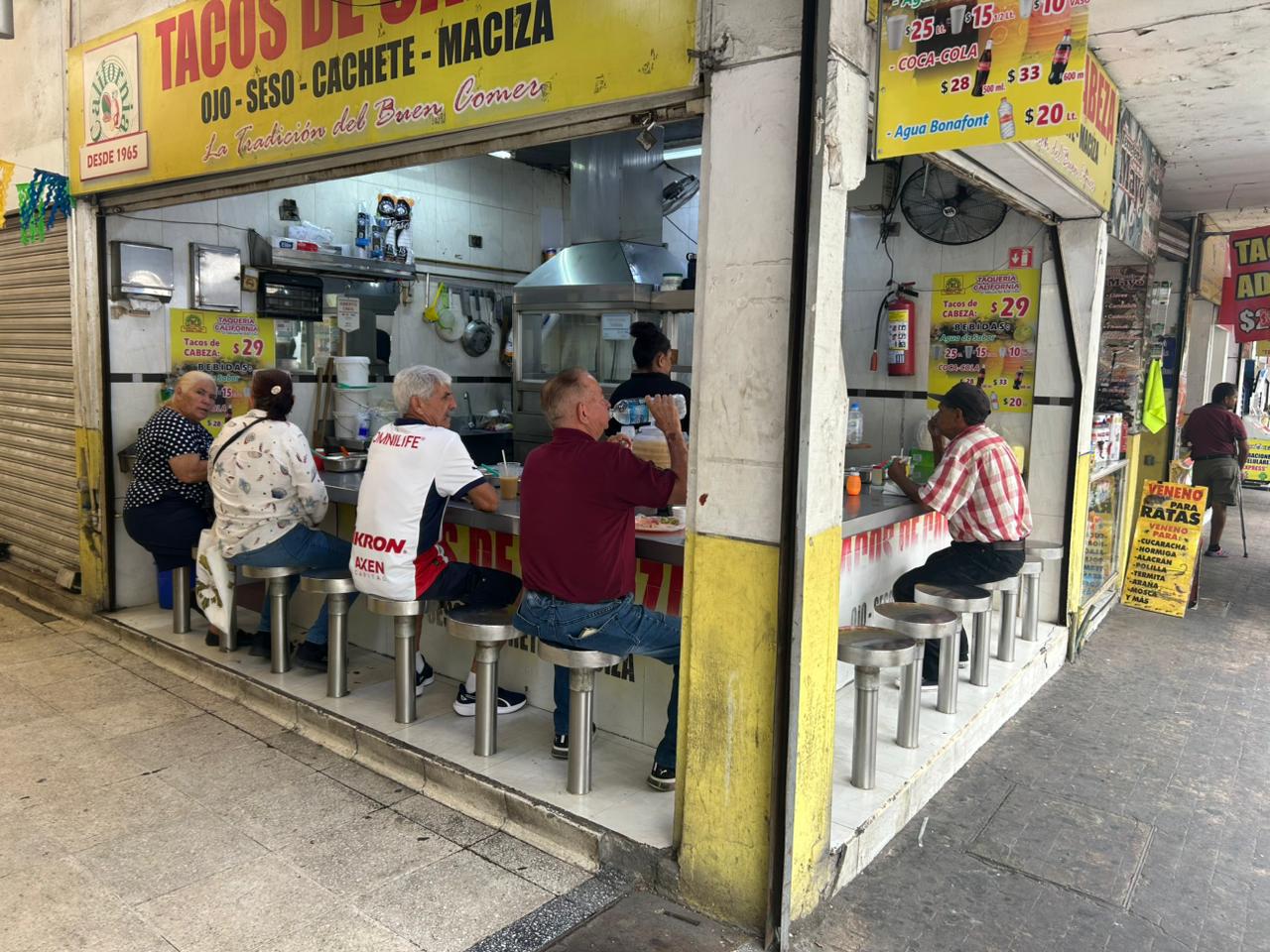 $!Celebran en Culiacán el Día del Padre en restaurantes y reuniones familiares