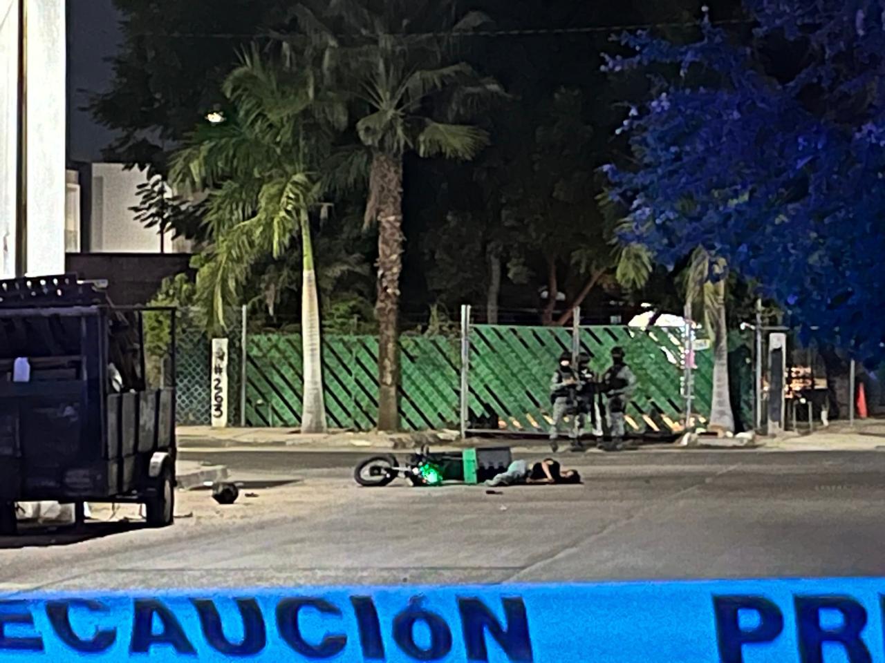 $!Asesinan a balazos a motociclista en sector Alameda, en Culiacán