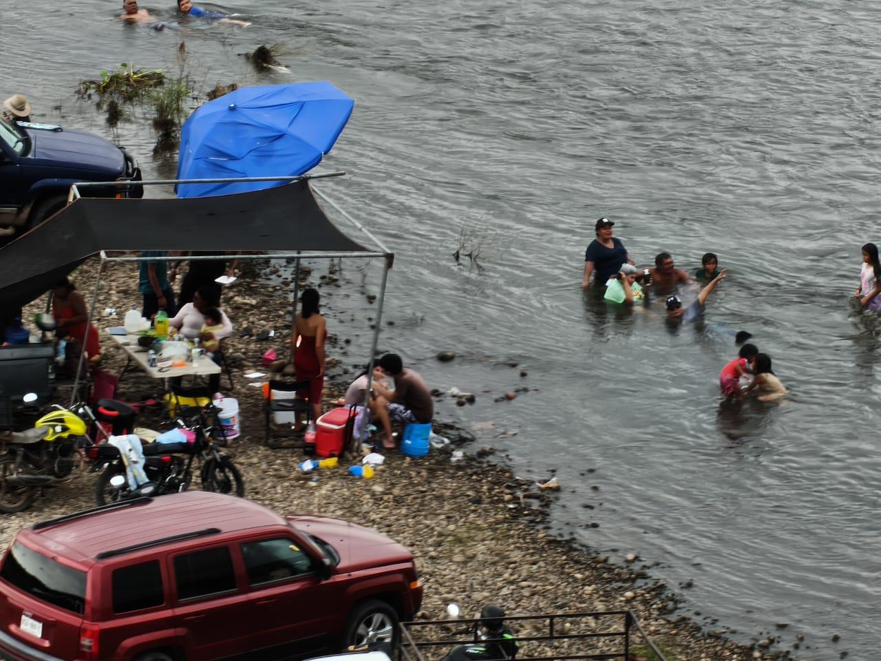 $!Repunte de bañistas en río Baluarte, en Rosario, se dio sin incidentes: Protección Civil