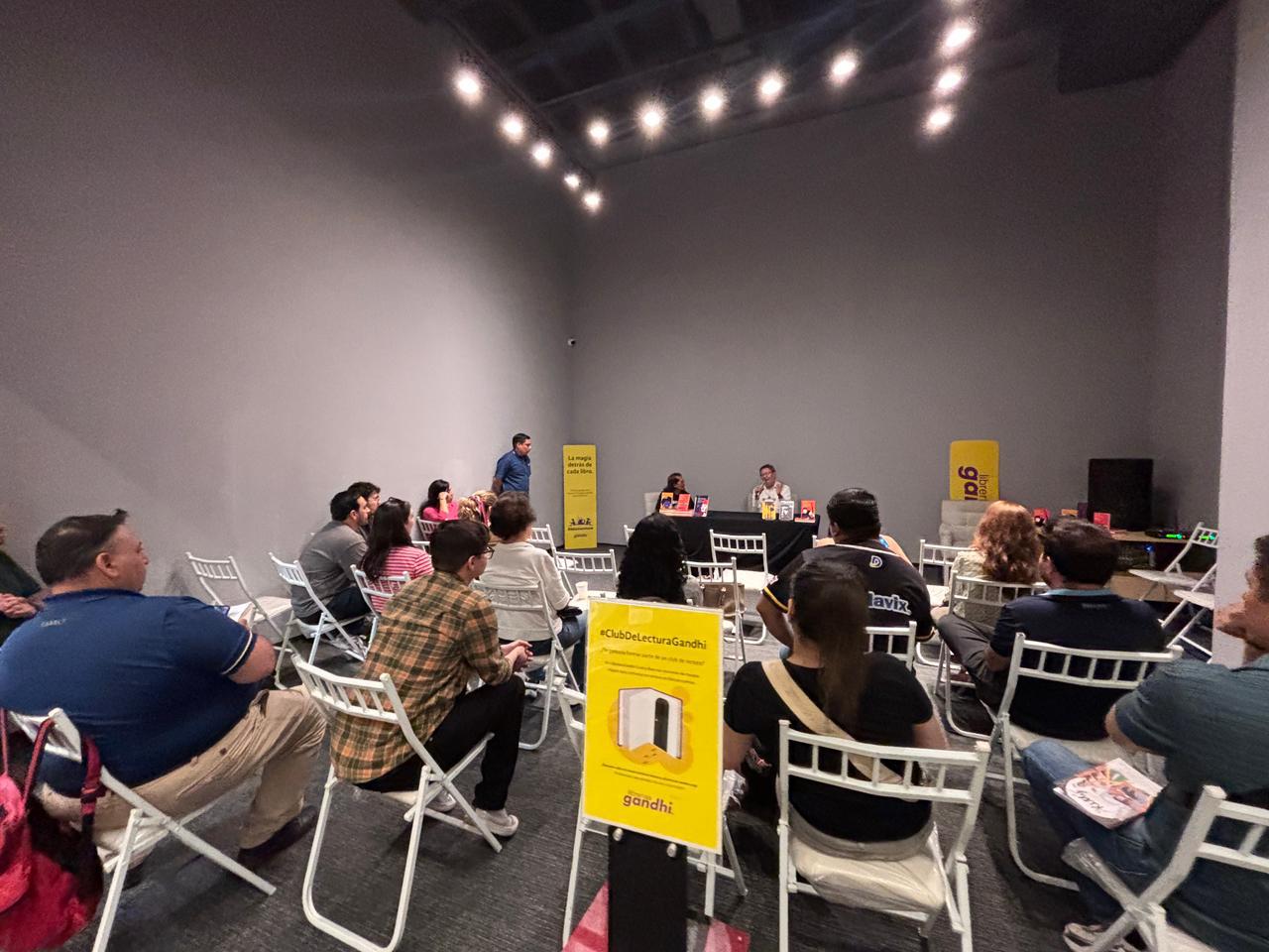 $!La presentación se realizó en la Librería Gandhi.