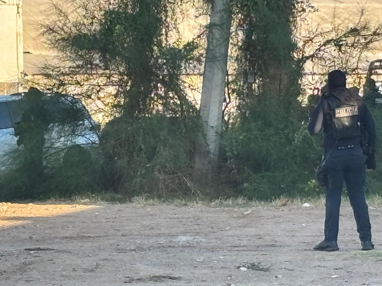 $!Policías estatales recuperan vehículo robado tras persecución en Culiacán