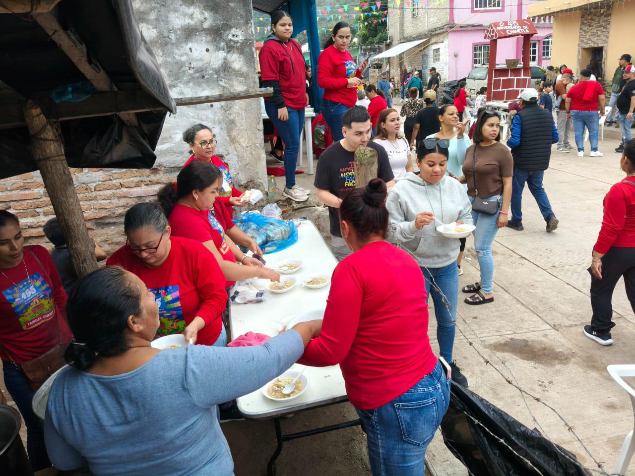 $!Los Guerra ofrecen el primer comelitón siguiendo el espíritu acogedor de su abuelita Margarita en Chametla