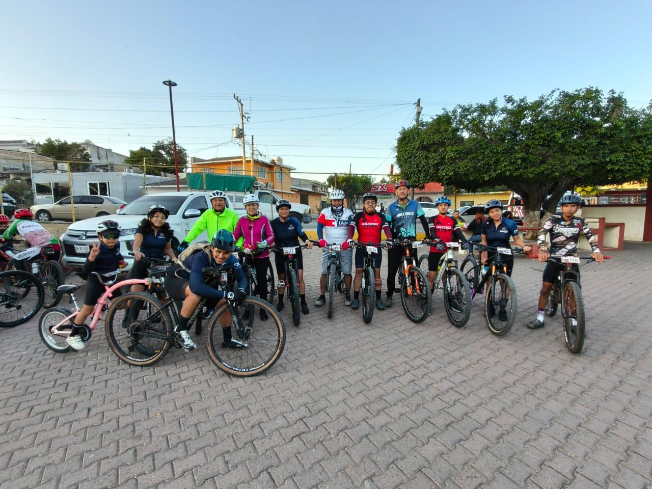 $!Miguel contagia a su familia su pasión por pedalear y recorrer en bicicleta distintos destinos