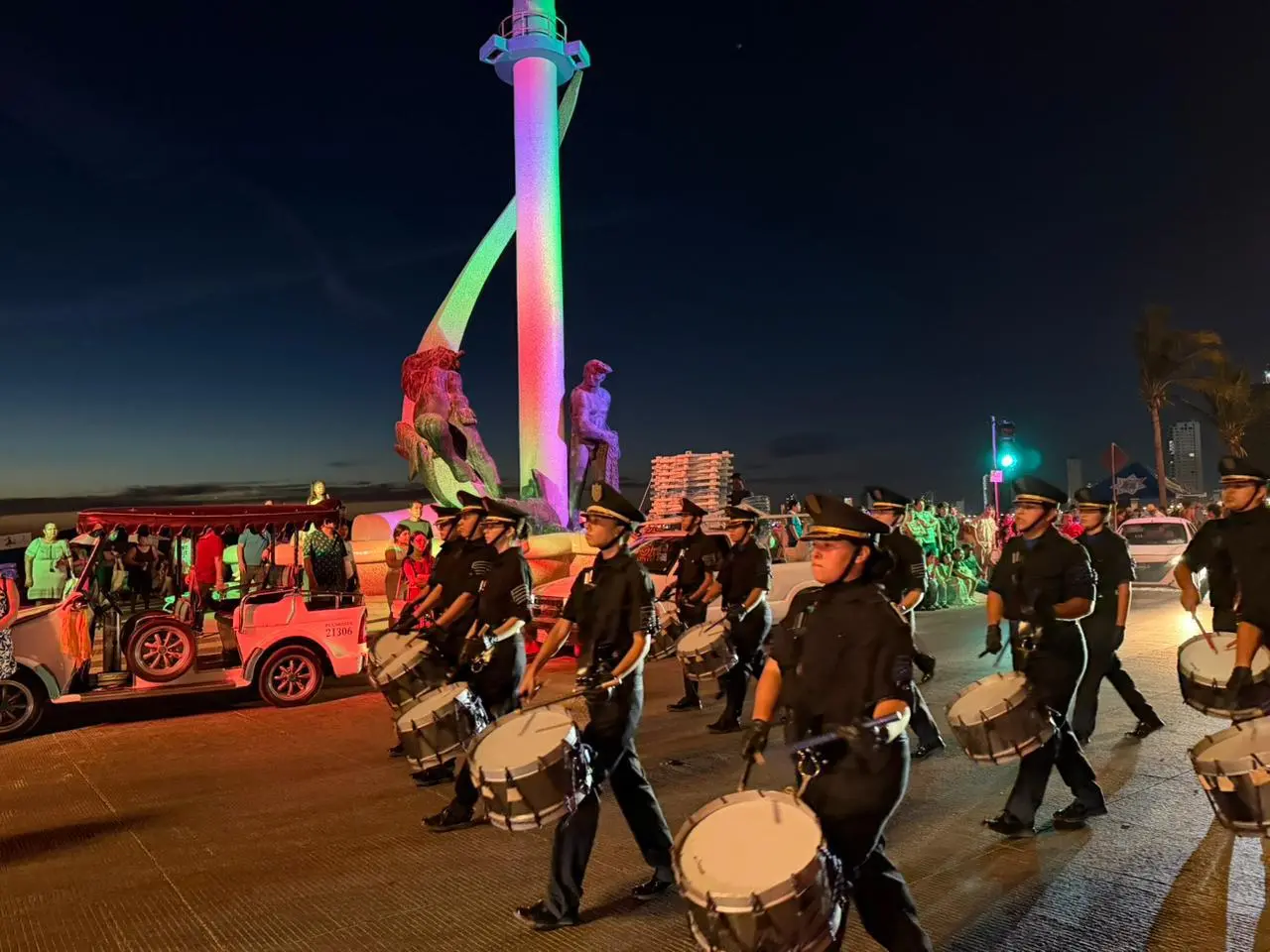 $!Con fe y reflexión, viven en Mazatlán la tradicional Procesión del Silencio