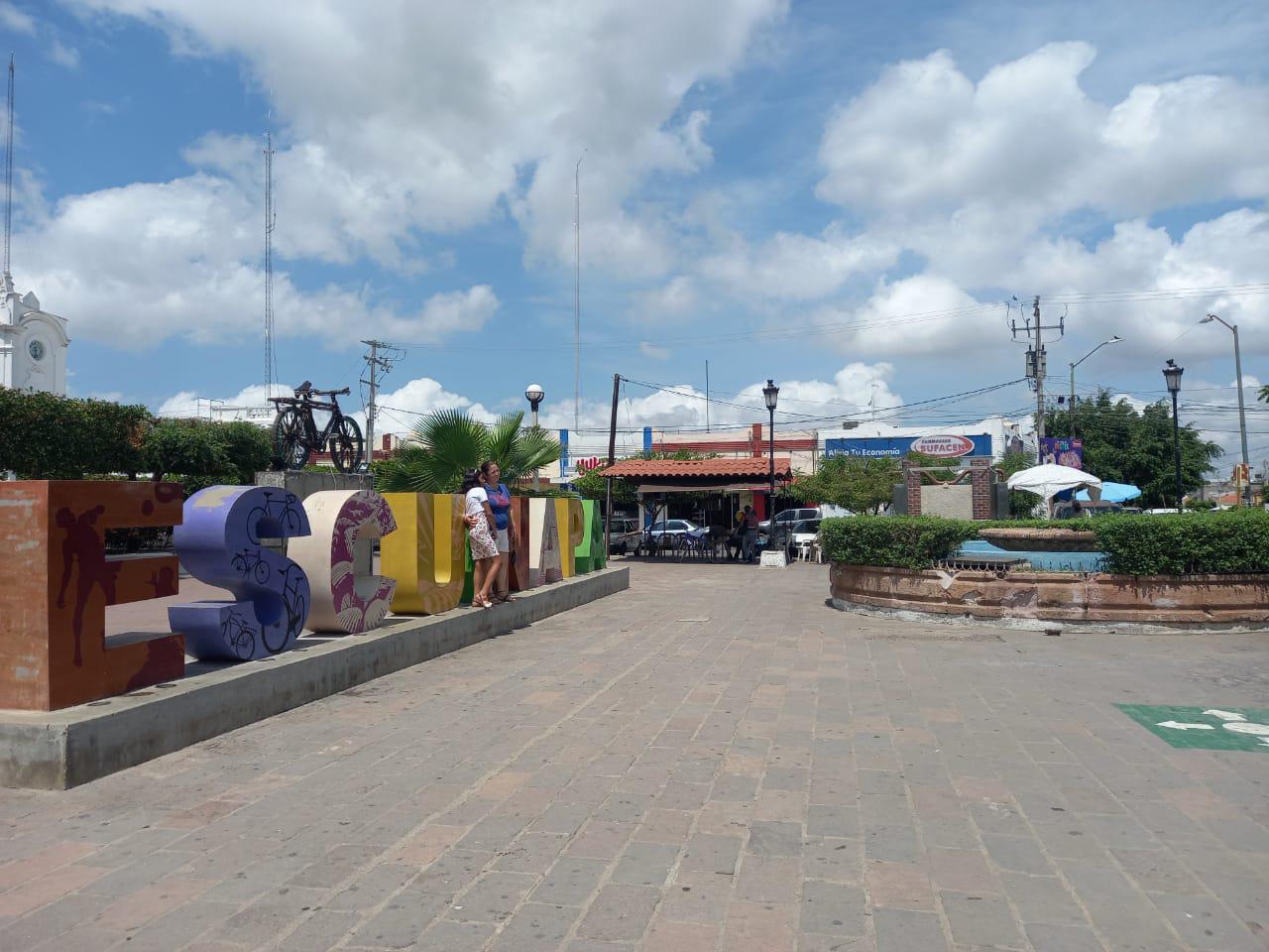 $!Tras protesta, vendedores ambulantes logran quedarse en la plazuela Ramón Corona, en Escuinapa