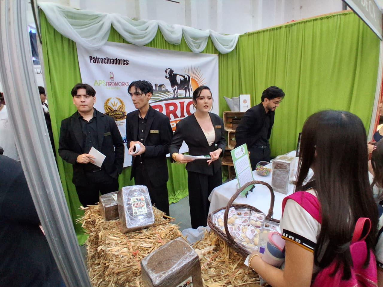 $!Presentan jóvenes de la UAS proyectos innovadores en Feria de Comercio Internacional 2026