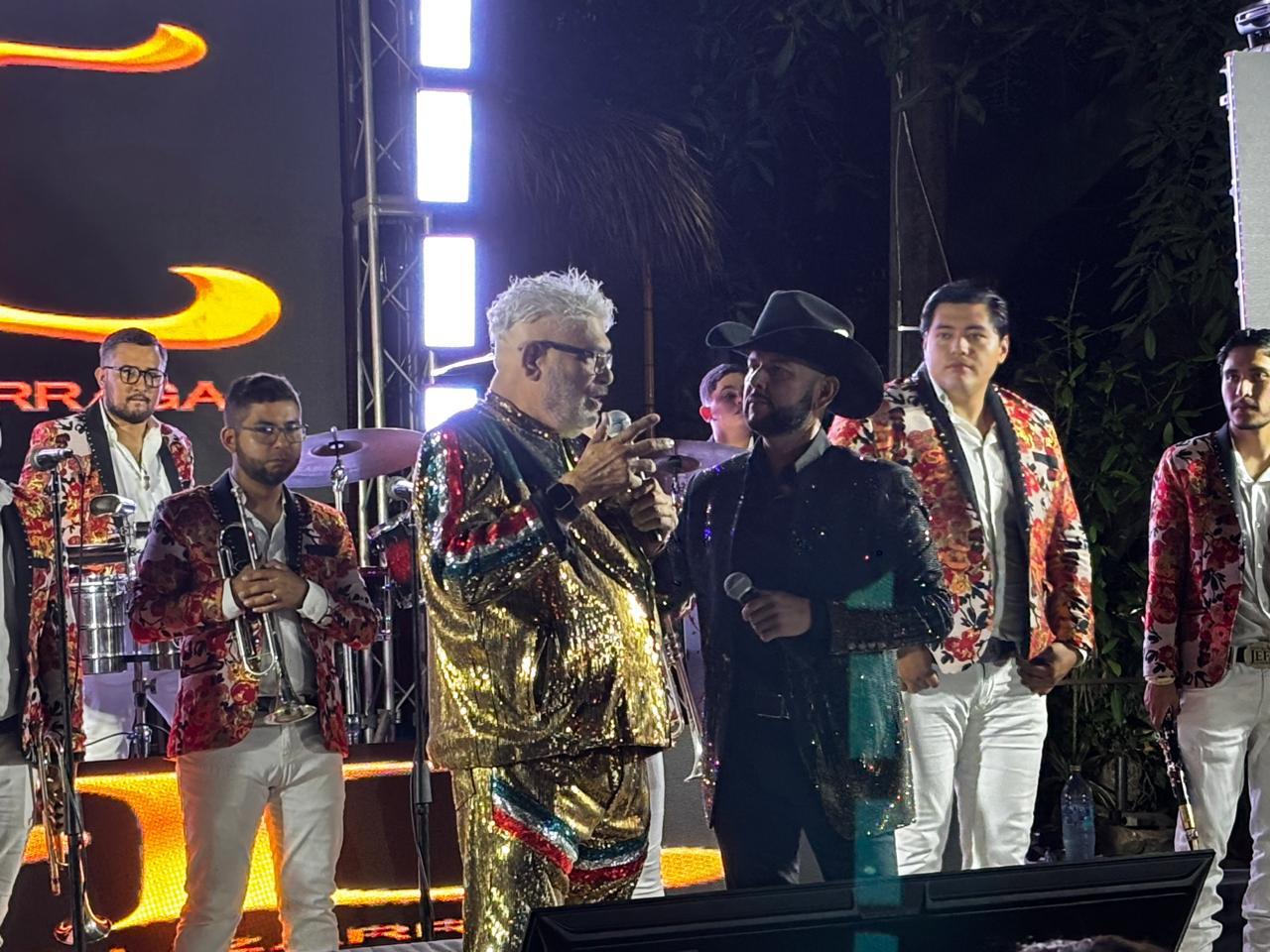 $!Toño Lizárraga junto a Casimiro Zamudio, con quien colabora en dos temas del disco.