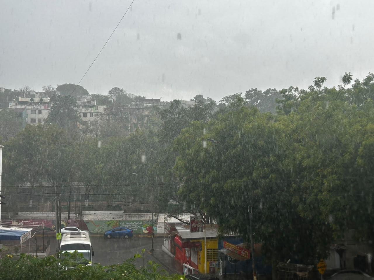 $!Amanece Culiacán con fuertes lluvias; serían las primeras de esta magnitud de la temporada
