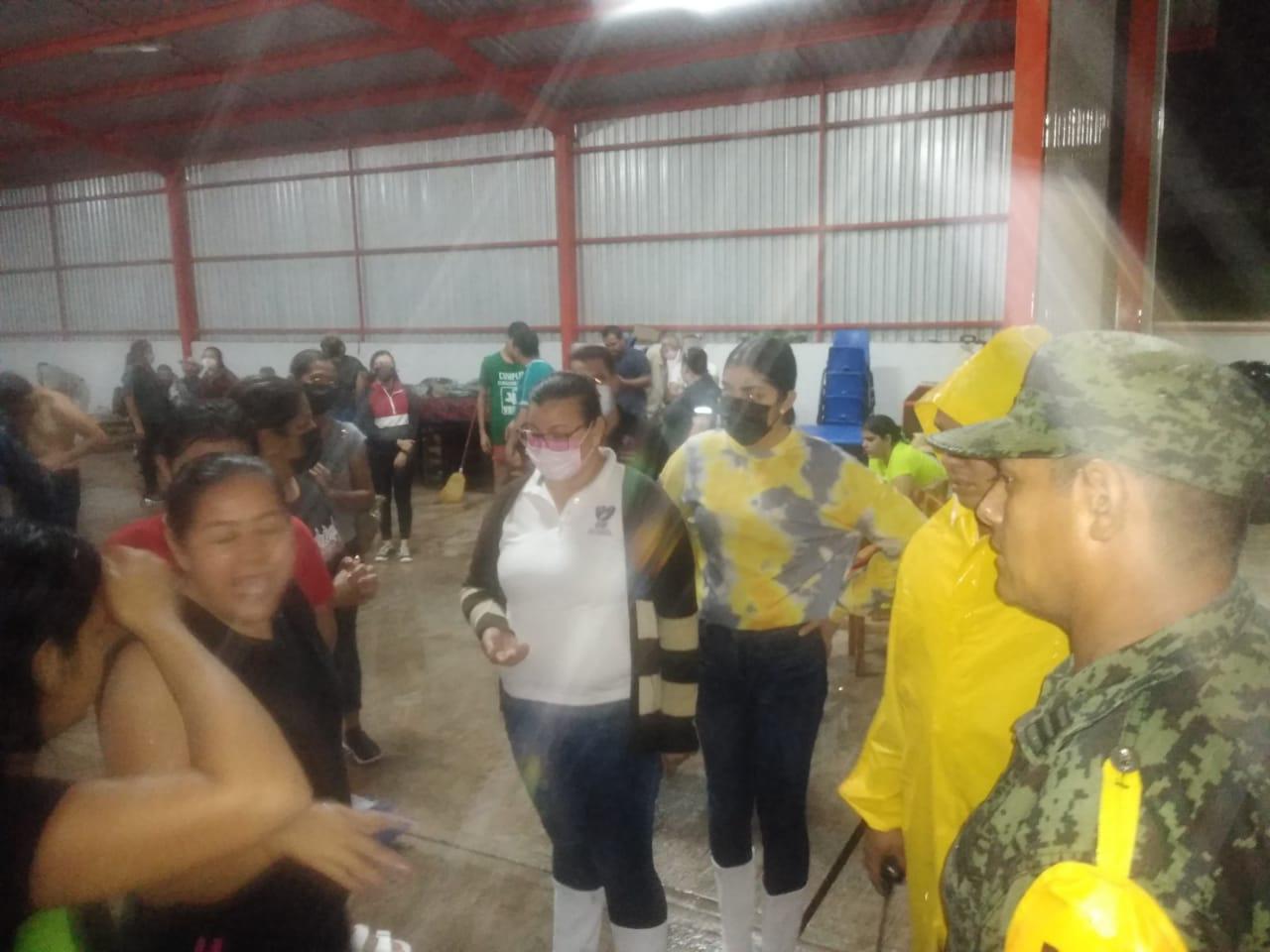 $!Ejército evacua a 100 pobladores de Coyotitán, San Ignacio