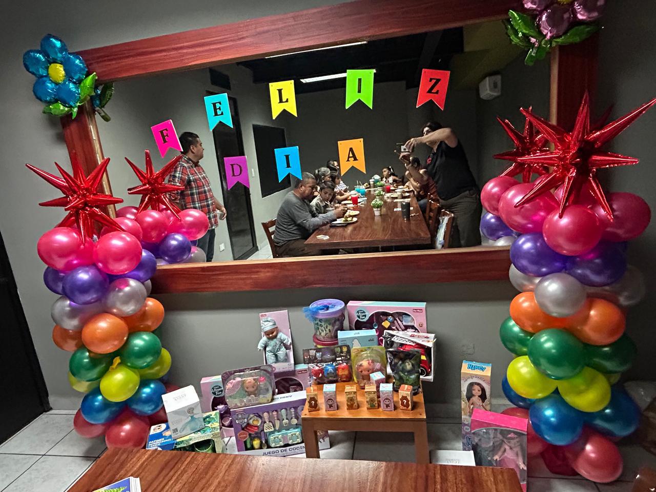 $!Los niños recibieron diversos regalos.