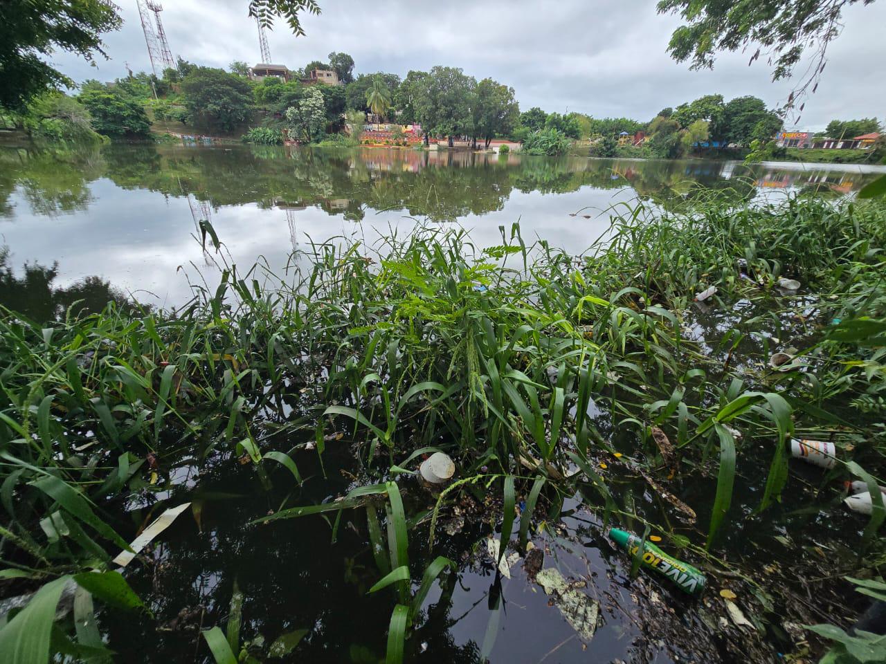 $!Por lluvias lagunas en Rosario se llenan no solo de agua también de basura