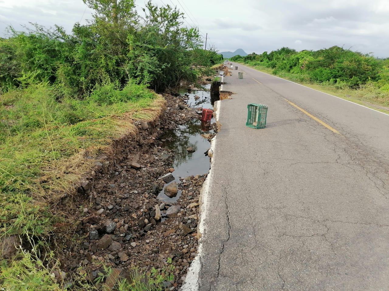 $!Alertan por daños en carretera Agua Verde-El Caimanero por efectos de ‘Nora’