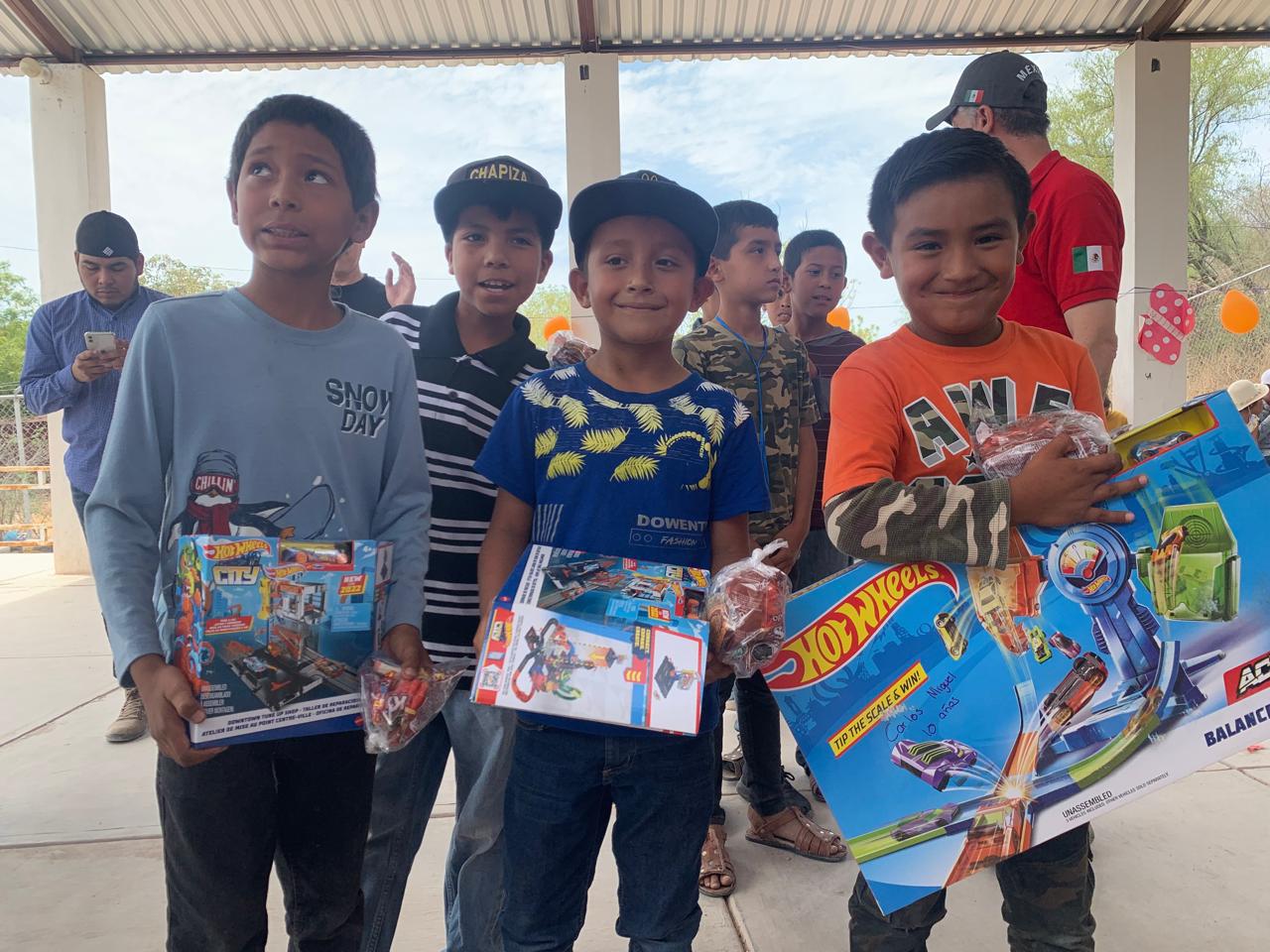 $!Niños y niñas esperan su juguete este próximo Día del Niño.