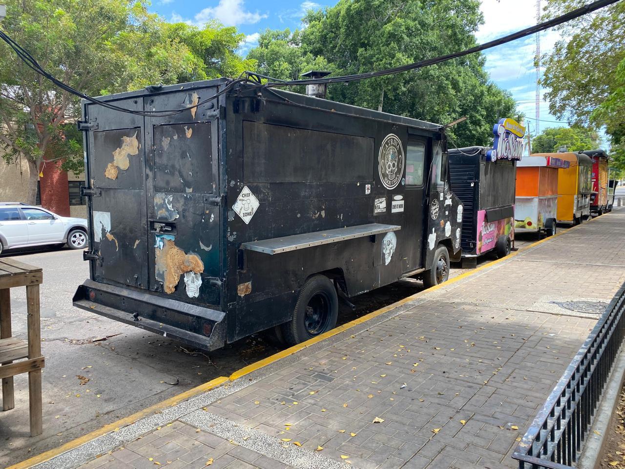 $!Ayuntamiento de Ahome evalúa la reubicación de ‘food trucks’ tras quejas ciudadanas y reportes de seguridad