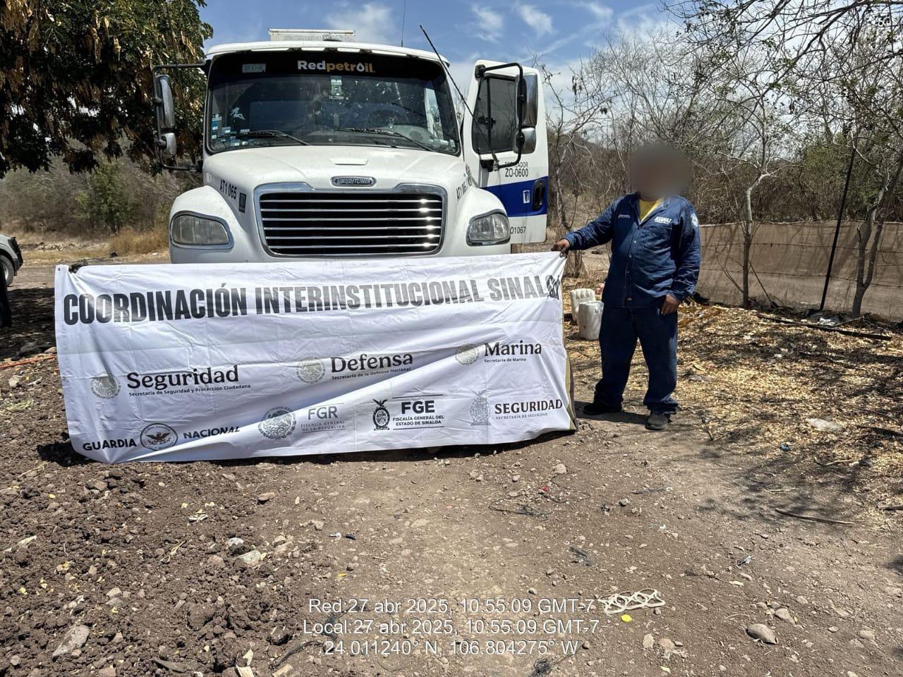 $!Rescata la Marina a chofer de pipa y recuperan vehículo, en Elota