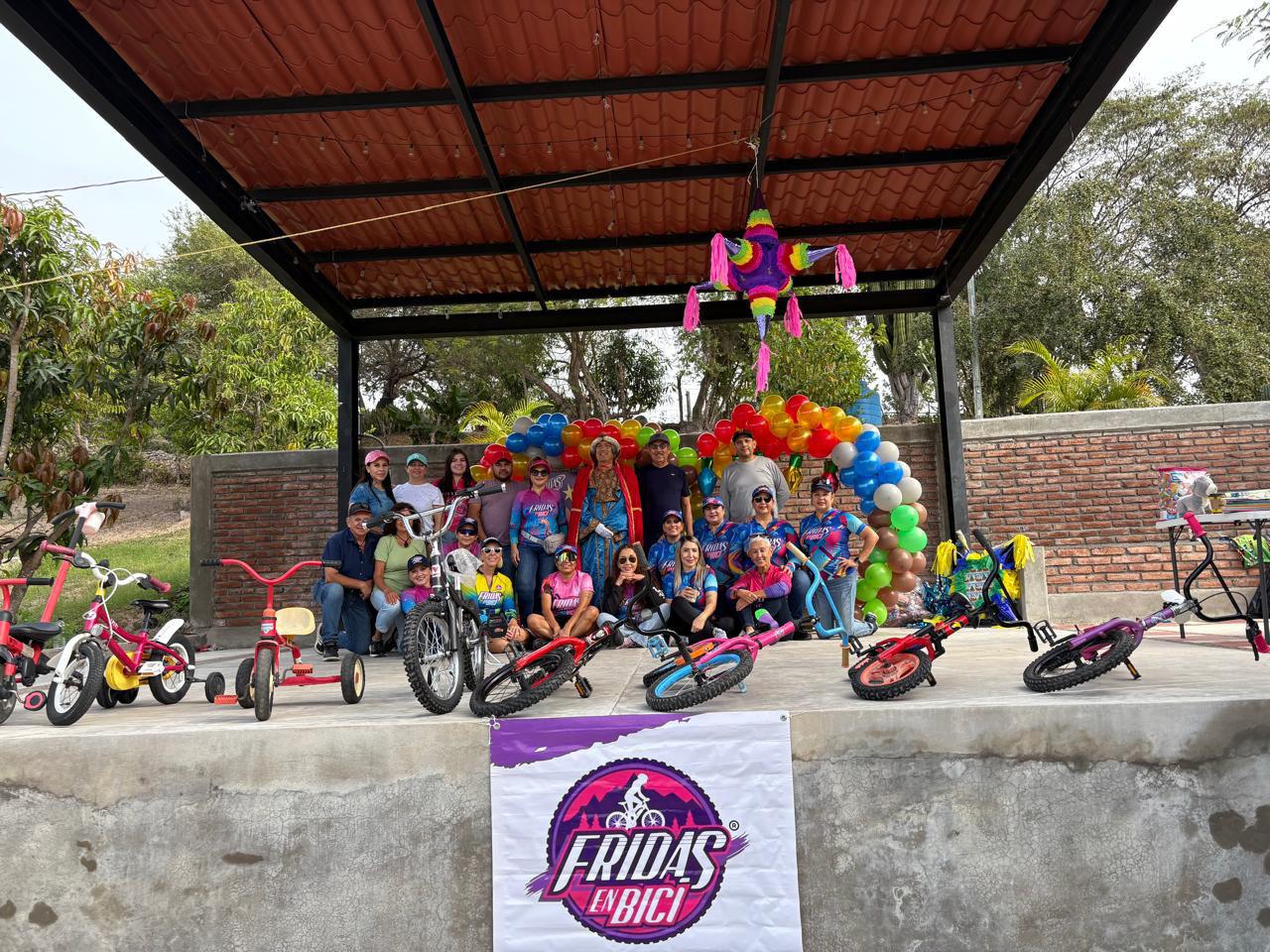 $!Realizan Fridas en Bici Sinaloa evento del Día de Reyes para niñas y niños de Miravalles, Mazatlán