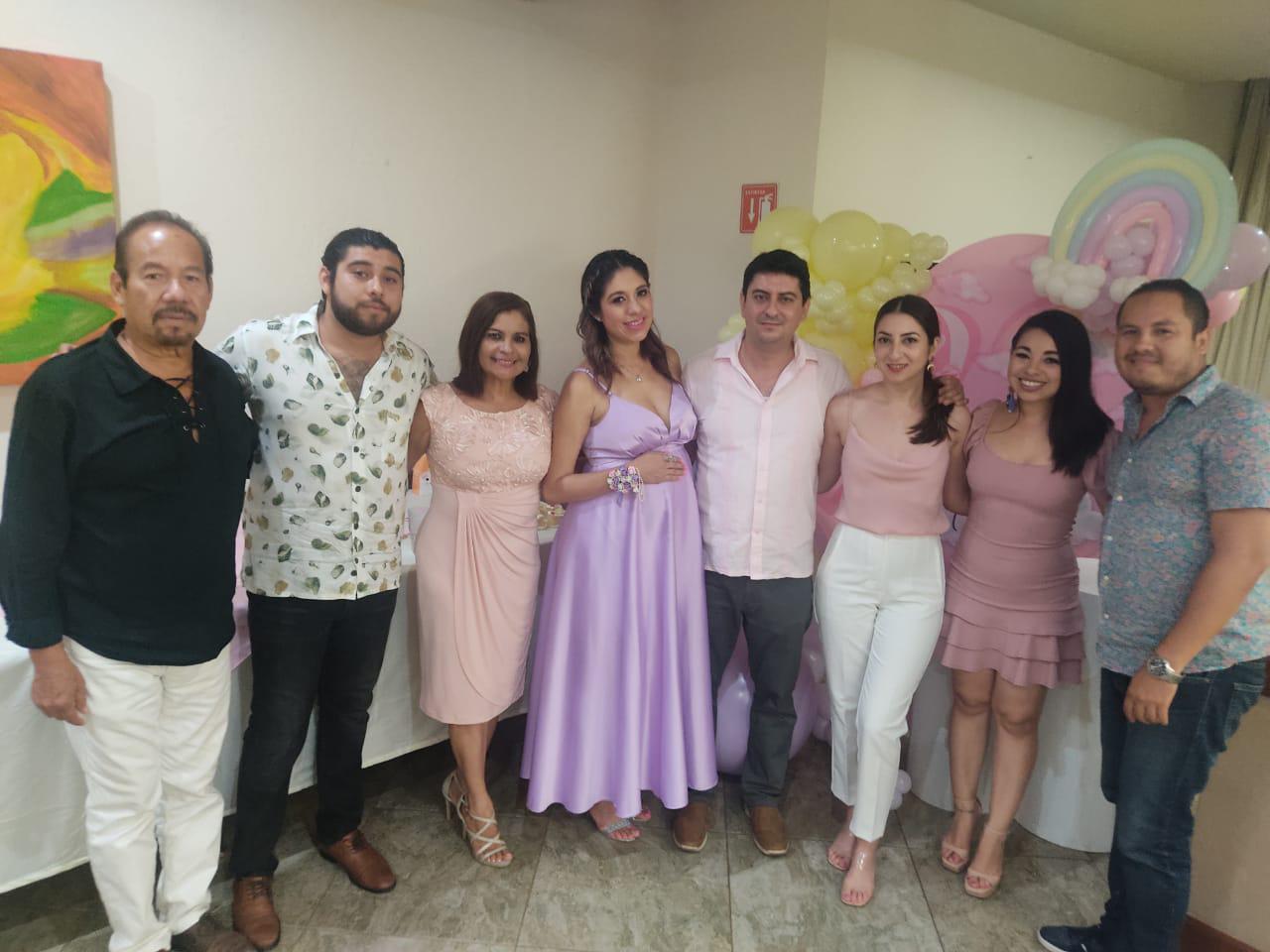$!Martín Luis Morales, Javier Roberto Morales, Alicia Acuña de Morales, Dagoberto Arámburo De Los Ríos, Rosy Arámburo De Los Ríos, Adriana Berenice Morales y Martín Luis Morales.
