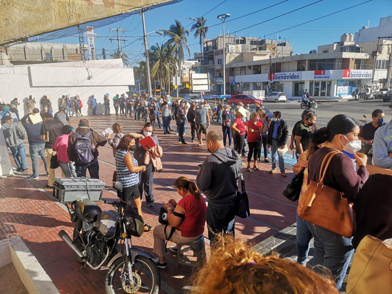 $!En Mazatlán abarrotan el ‘Seguro Viejo’ por recibos para aportaciones voluntarias de pensión
