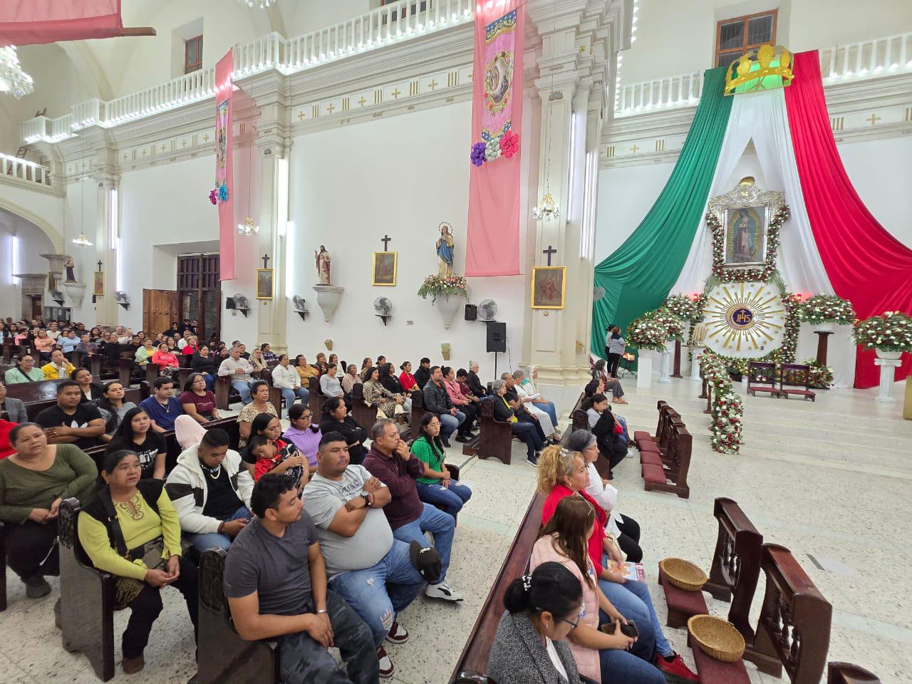 $!Entonan serenata y Mañanitas en honor a la Virgen de Guadalupe en Rosario