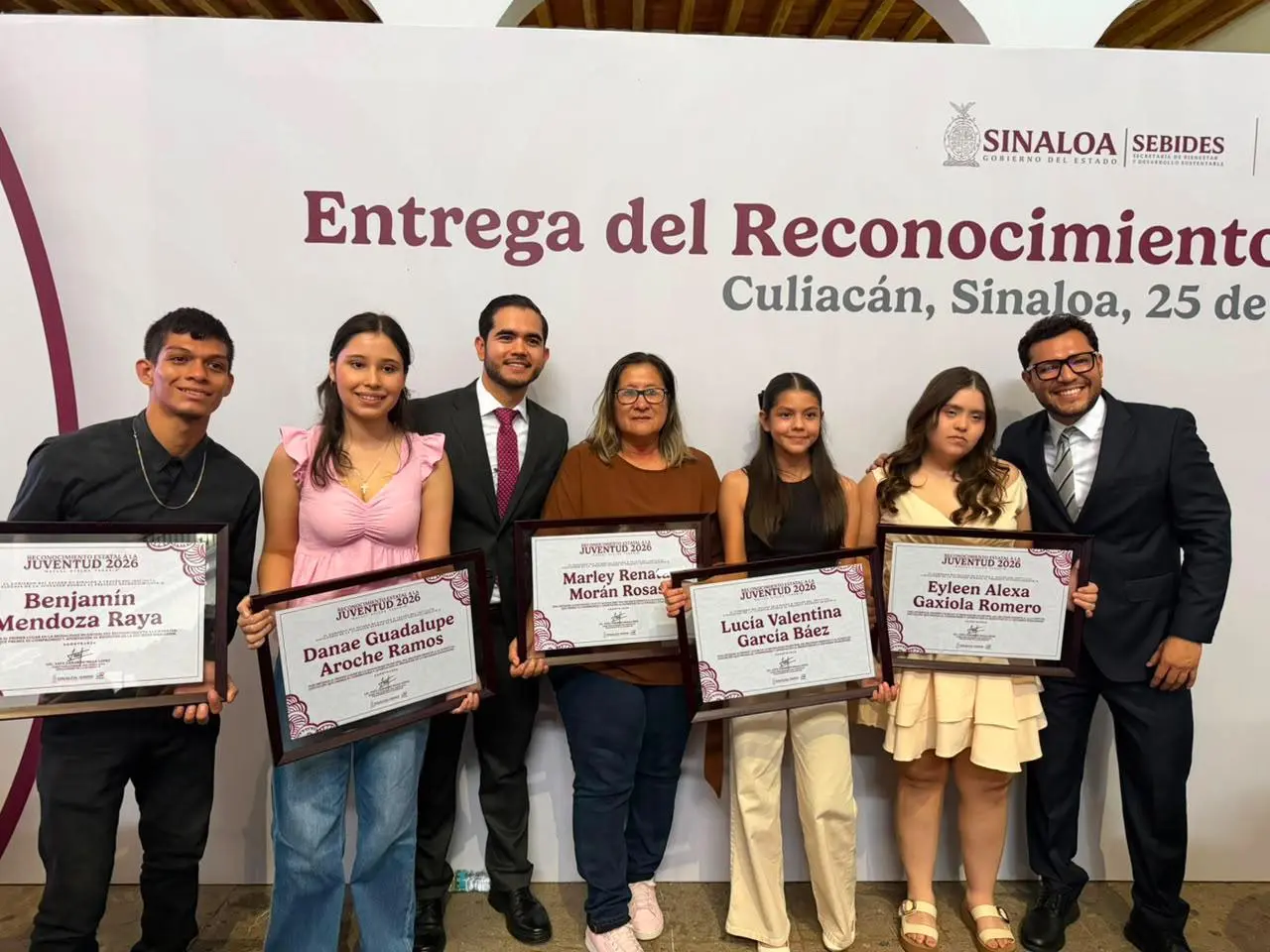 $!Benjamín pone en alto a El Rosario al ser galardonado con el Reconocimiento Estatal a la Juventud 2026