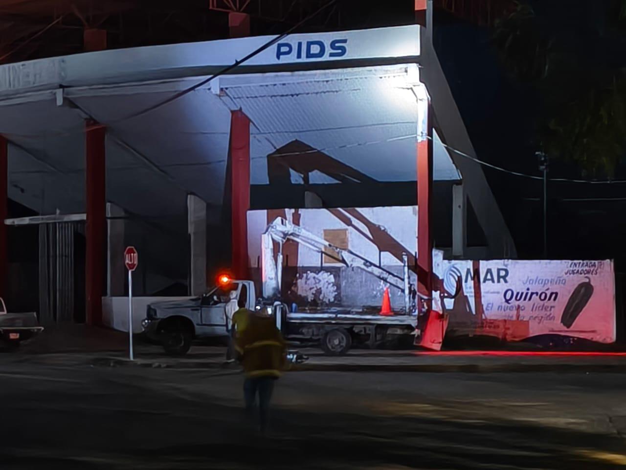 $!Coordinan acciones para erradicar panal de abejas en estadio de Rosario
