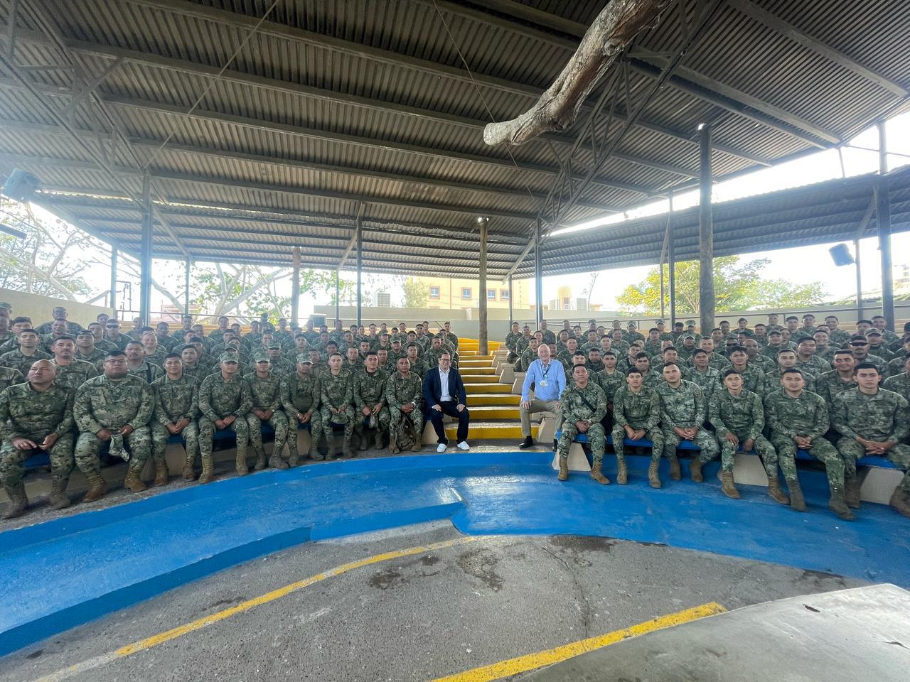 $!Gran Acuario Mazatlán recibe a 300 marinos que participaron en el operativo de seguridad del Carnaval 2025