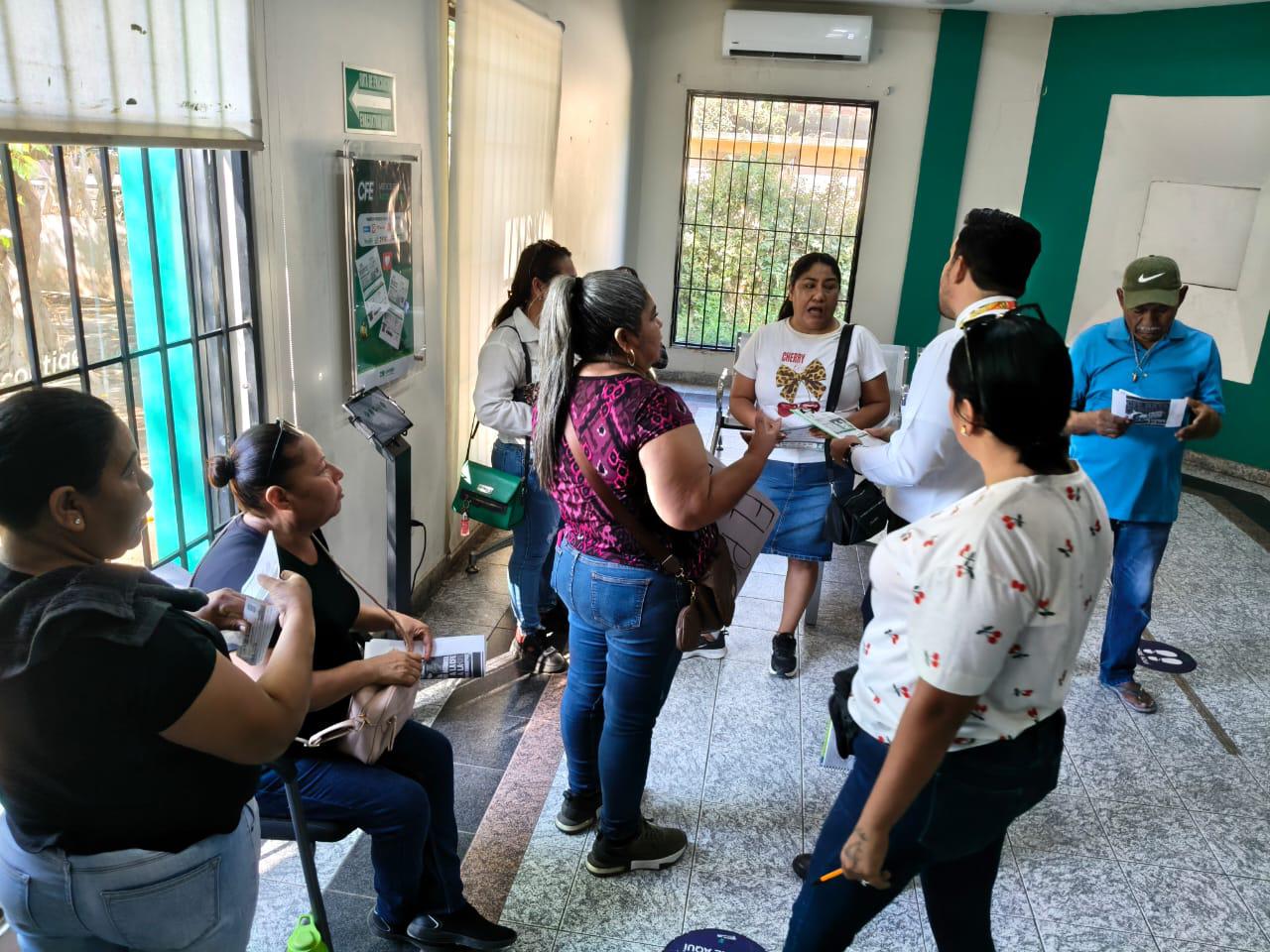 $!Vecinos de Rosario protestan contra altos cobros de la CFE