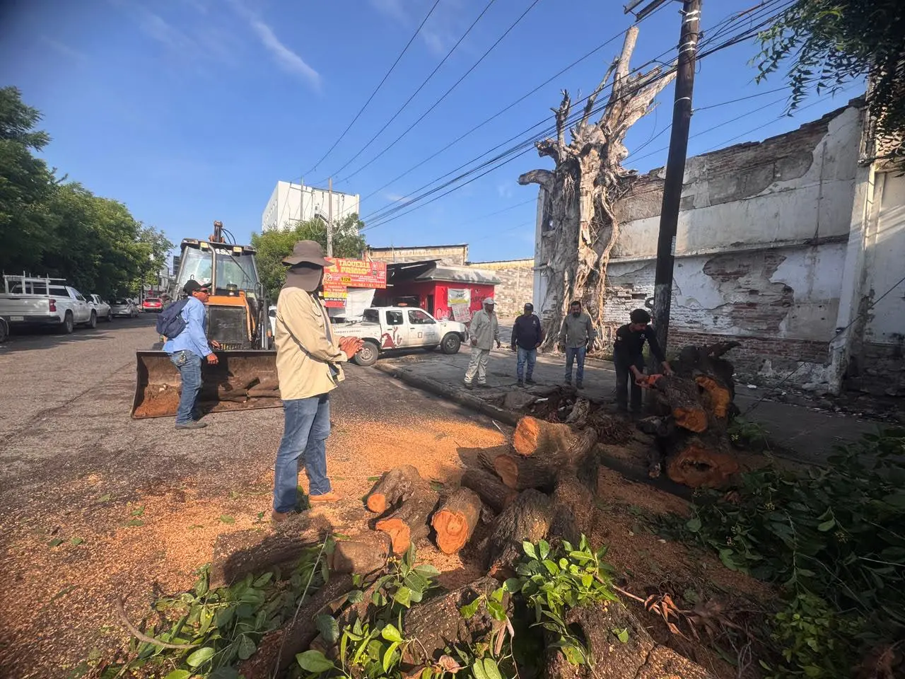 $!Retiran más de 1.4 toneladas de basura de rejillas tras lluvias en Culiacán