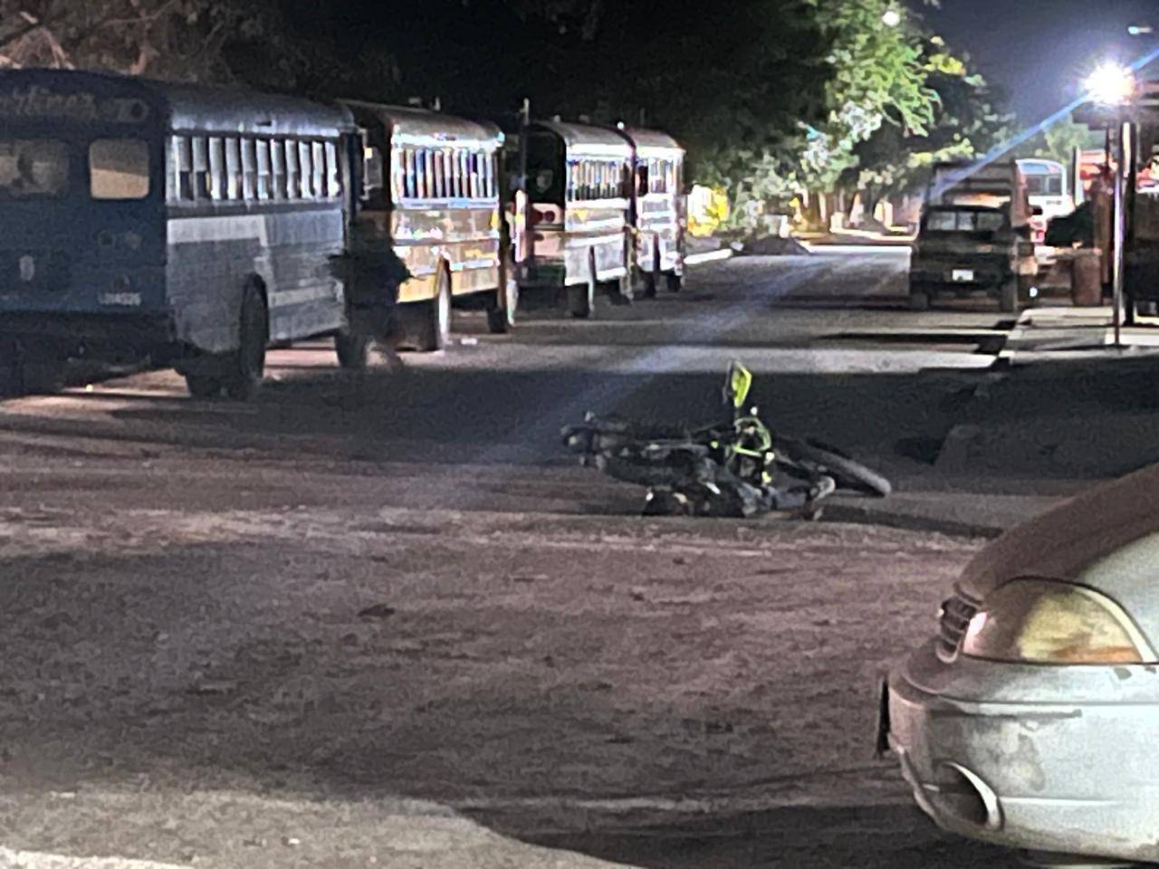 $!Balacera en Villa Juárez deja un hombre muerto; aseguran auto con presunta granada