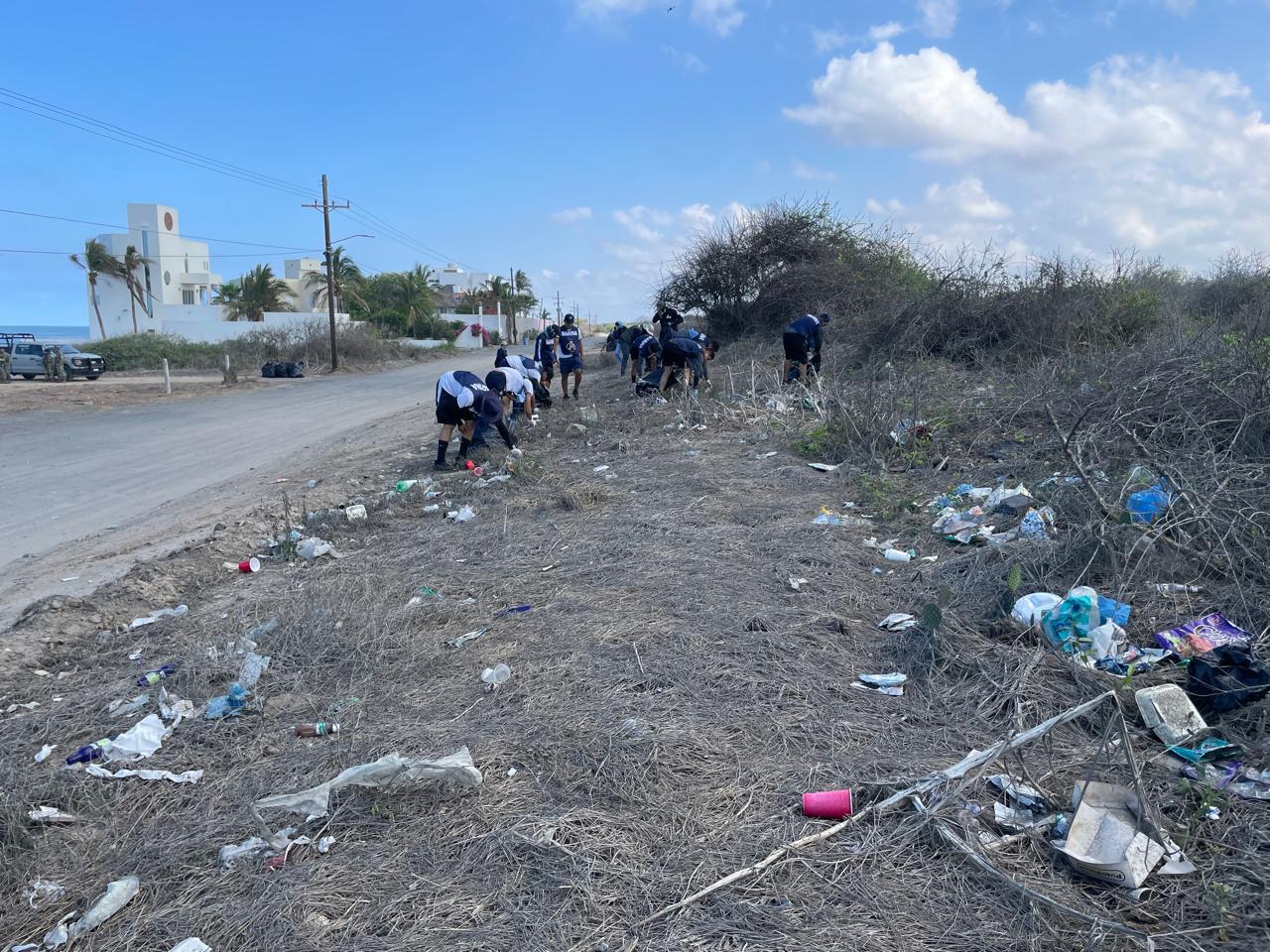 $!Recolectan 663 kilos de basura en la Playa Delfín, en Mazatlán