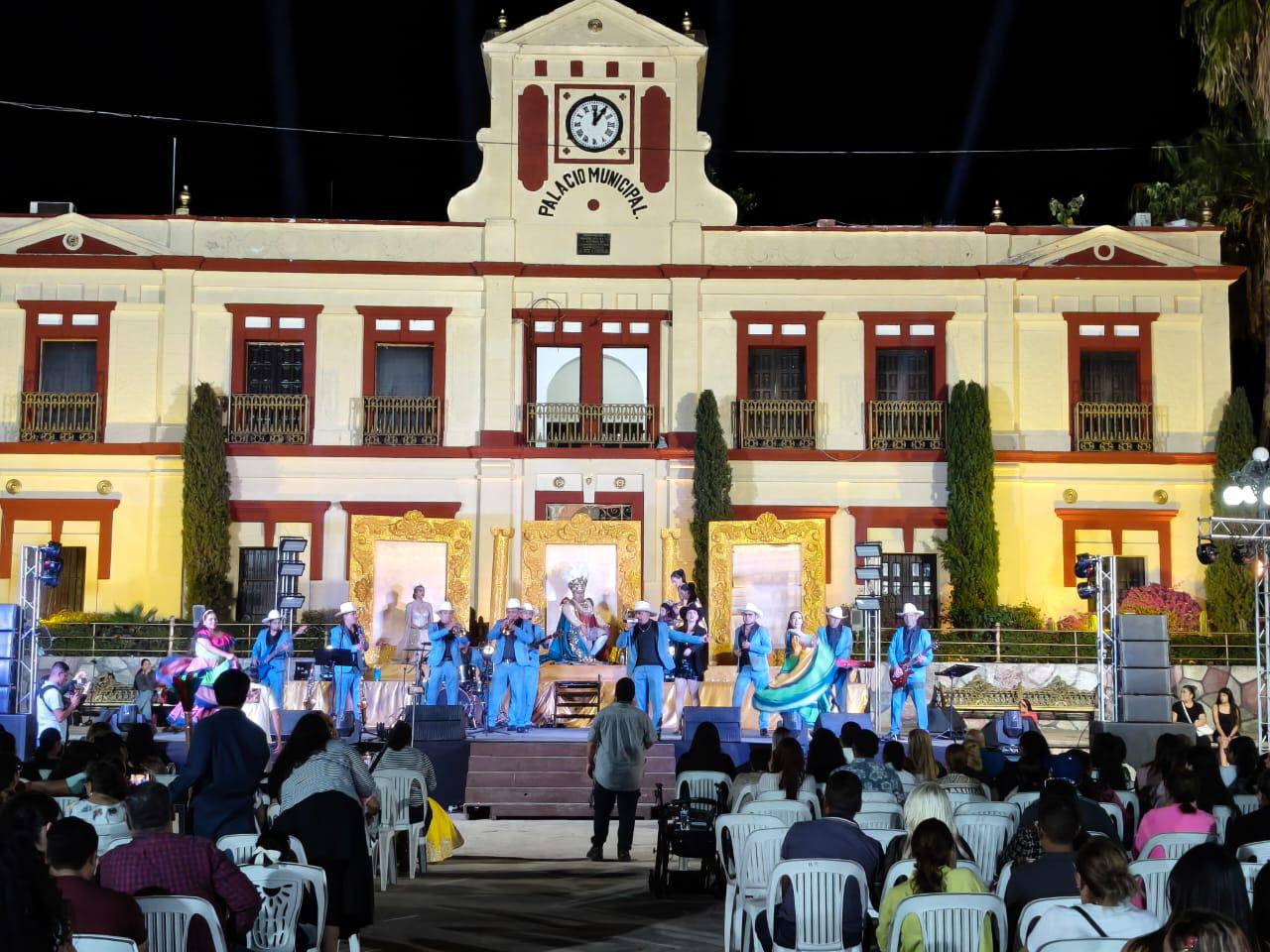 $!Carnaval El Rosario 2026 corona a sus nuevos soberanos bajo el lema ‘Soy Rosarense’