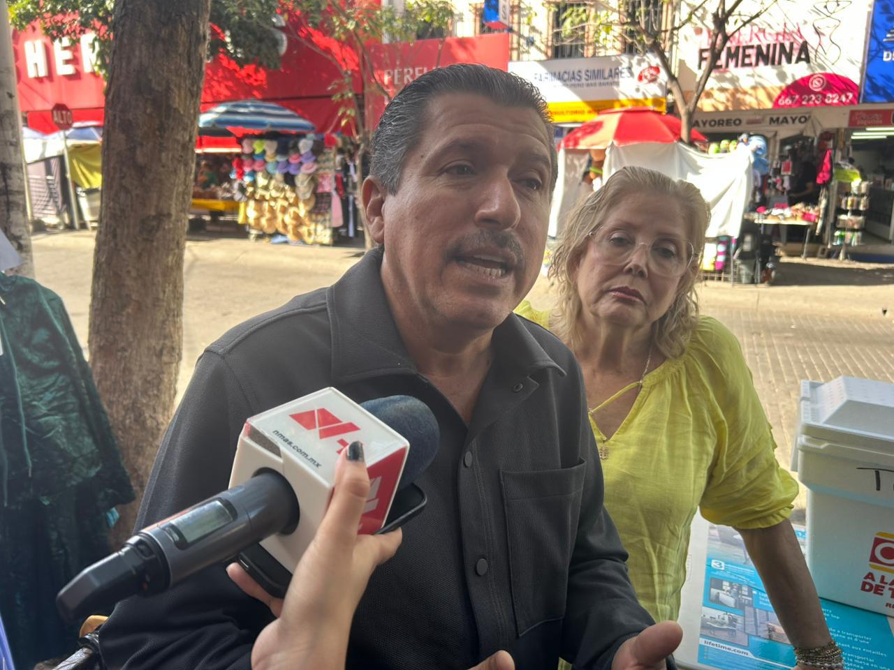 $!Comerciantes de Culiacán inician ocupación permanente de banquetas en protesta