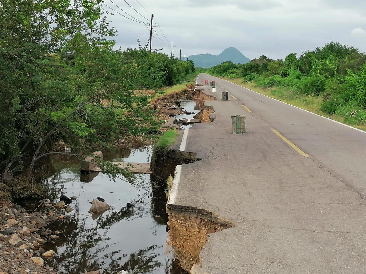 $!Alertan por daños en carretera Agua Verde-El Caimanero por efectos de ‘Nora’