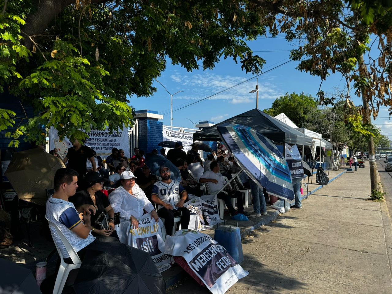 $!Trabajadores de la UAS en Mazatlán se unen el paro indefinido de labores
