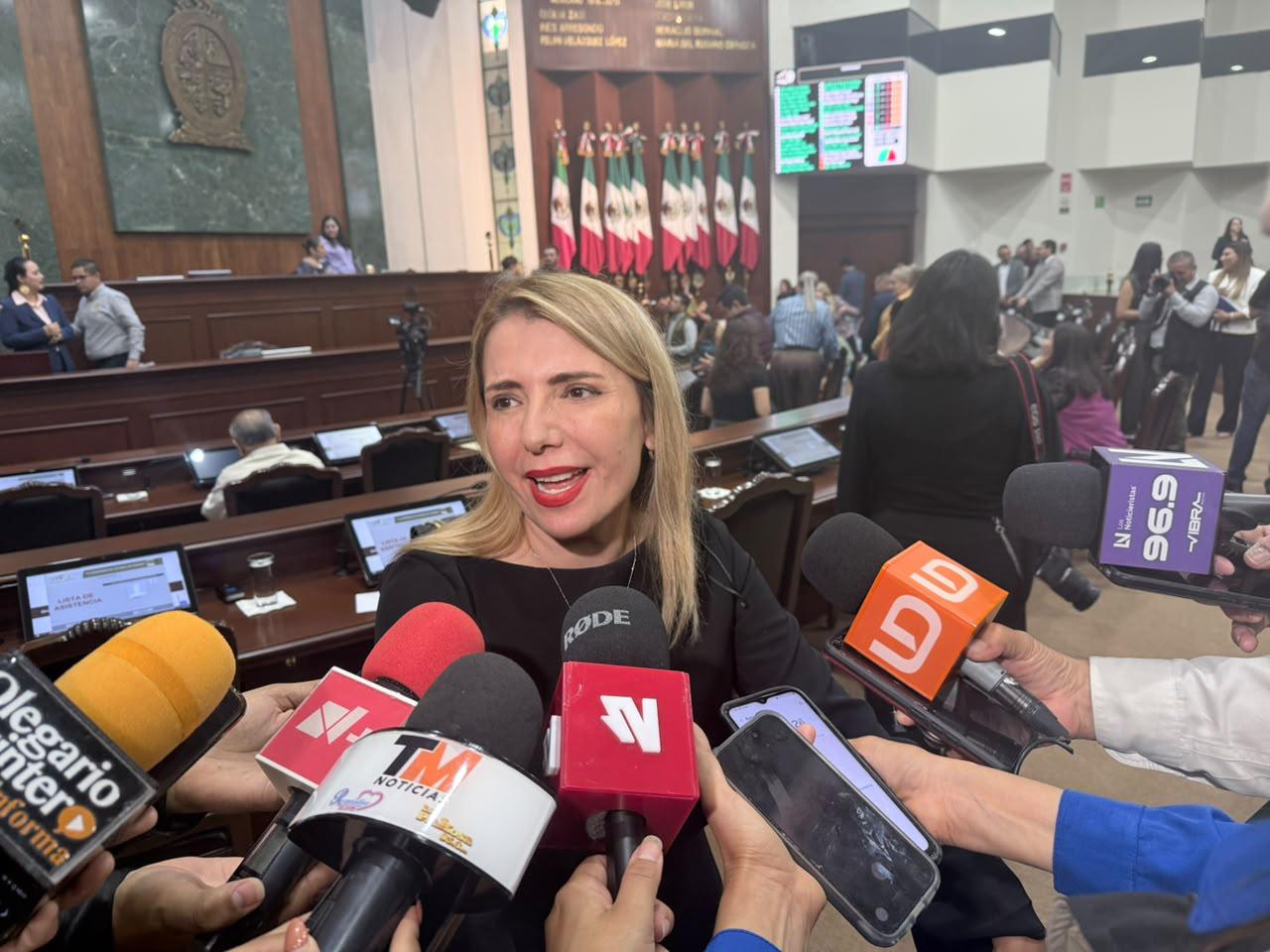 $!Condenan Diputadas ataque a conductor que trasladaba estudiantes en Escuinapa