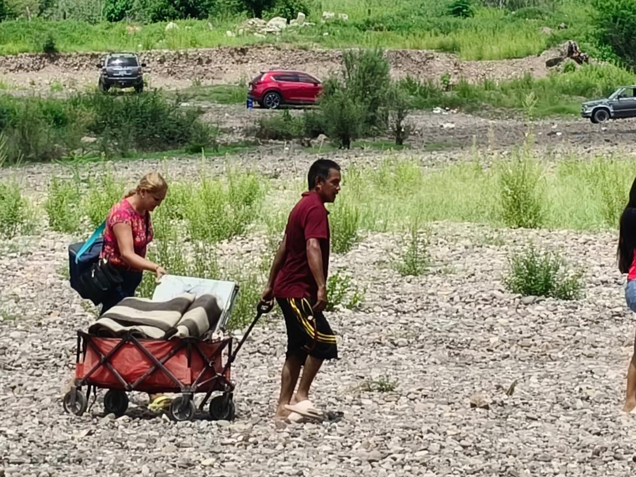 $!Apagón lleva al río Baluarte a familias de Rosario y Escuinapa para mitigar el calor